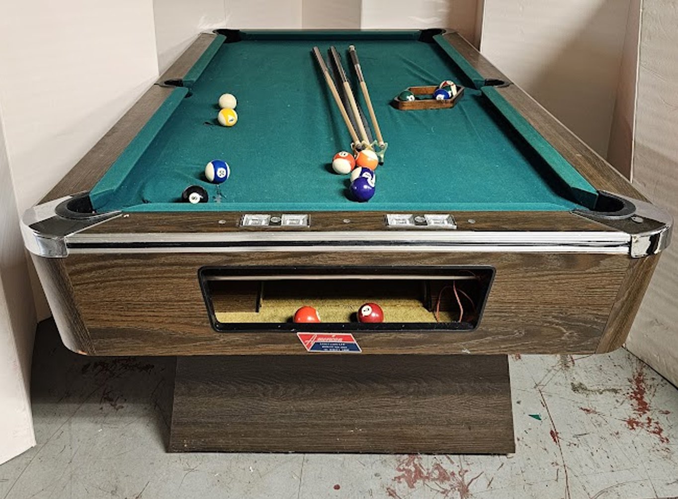7′ American Pool Table